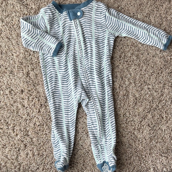 Burt's Bees Other - Burt’s Bees sleeper/footie